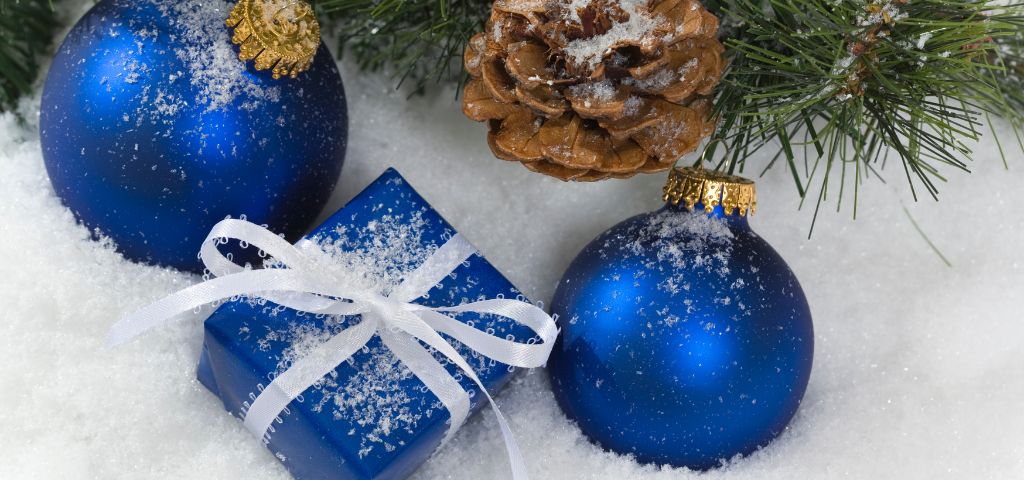 snow, gift, Christmas ornament, pine tree